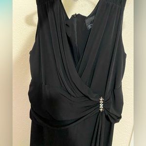 Scarlet, black dress, 90’s fashion.